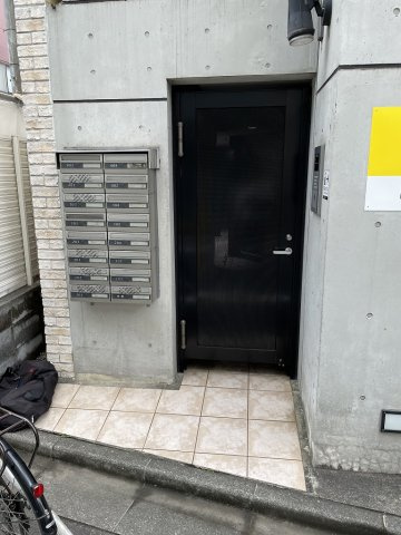 ZESTY小石川のエントランス