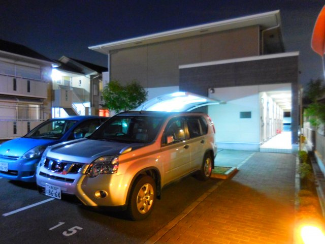 ドルフハイム清福寺の駐車場