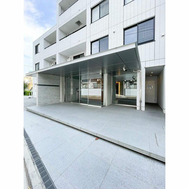 オーパスホームズ武蔵小金井のエントランス