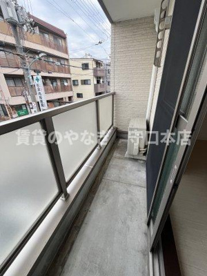 【バルコニー】 | アクセス大日アパートメント | 暖かな日差しのふりそそぐバルコニー