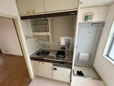 【居間・リビング】 | メゾンド岡野 | ※退去前の為、違うお部屋の写真です