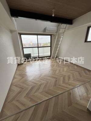 【居間・リビング】 | ライフワールド95 | きれいな洋室です