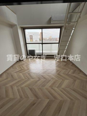 【居間・リビング】 | ライフワールド95 | 広々とした洋室です