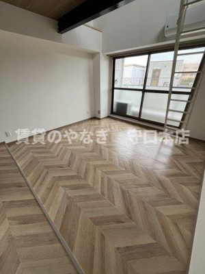 【居間・リビング】 | ライフワールド95 | 使い勝手のいい洋室です