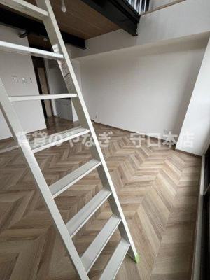 【居間・リビング】 | ライフワールド95 | 使い勝手のいい洋室です