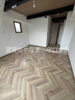 【居間・リビング】 | ライフワールド95 | 明るい洋室です