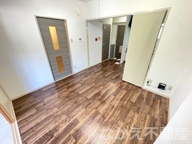 【居間・リビング】 | こちらの居間で趣味の時間をお楽しみください