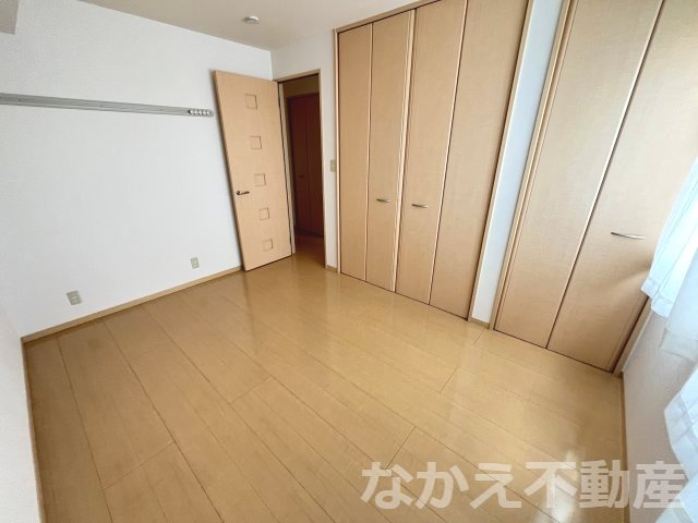 【寝室】 | 落ち着いた色調の寝室です