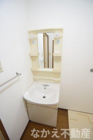 【洗面所】 | 脱衣スペースもあります