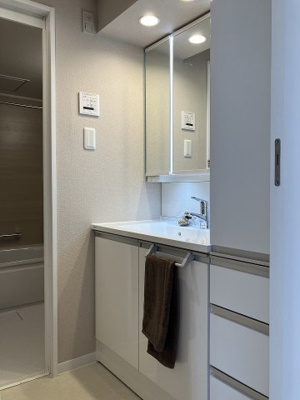 【その他】 | クリーンリバーフィネス手稲オーブ | 収納力のあるドレッサー♪