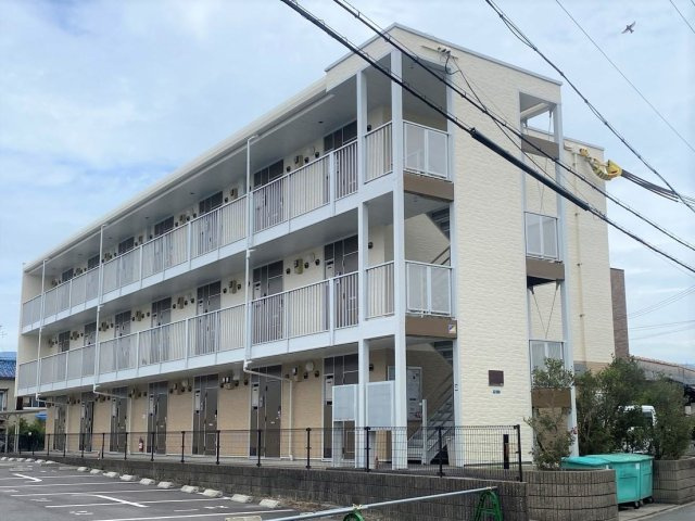 レオパレス川向の外観