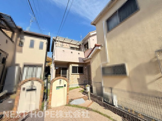 【外観】 | 宝塚市宝梅３丁目中古戸建 | 平成１６年３月建築！令和７年９月リフォーム済み！お待たせ無しで即ご入居していただけます！！