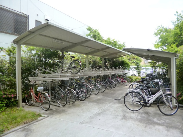 リファイズ小岩の駐車場|屋根つきの駐輪スペース有ります！