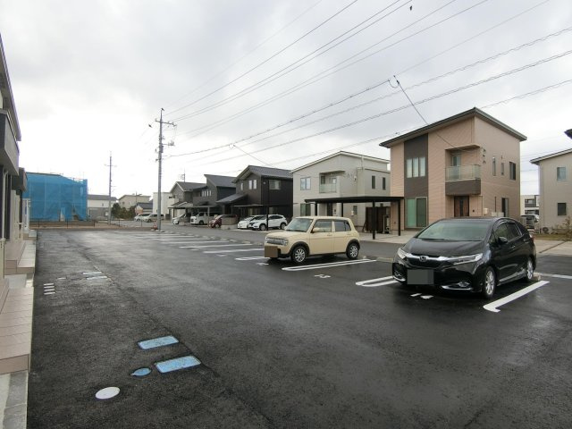 Ｈｏｌｌｙ（ホーリー）の駐車場