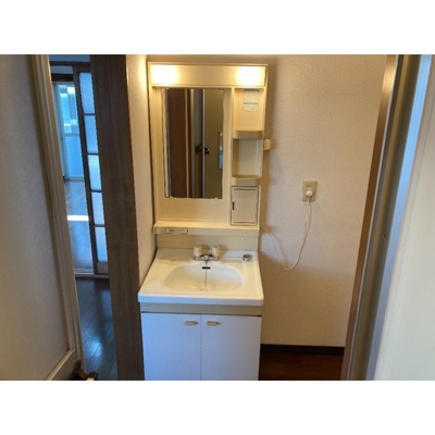 【洗面所】 | レストン・B | スペースが確保できる洗面所です