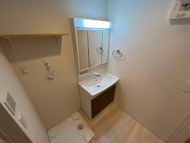 メゾンスズナの洗面所|洗髪洗面化粧台