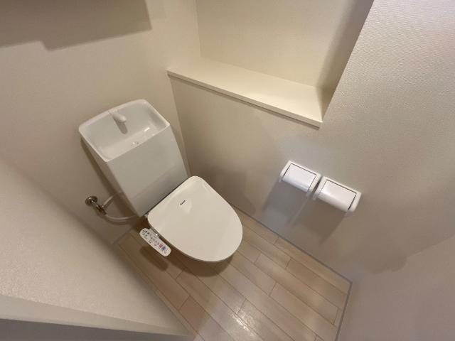 メゾンスズナのトイレ|シャワー付トイレ