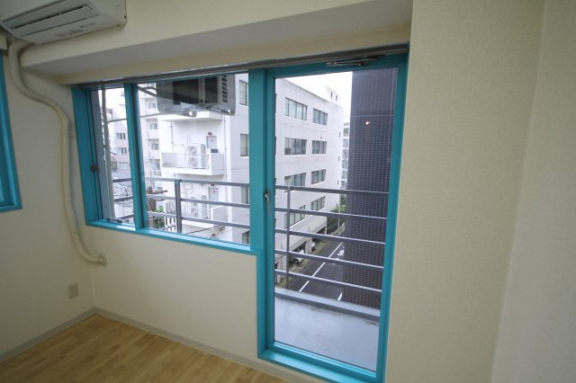 【バルコニー】