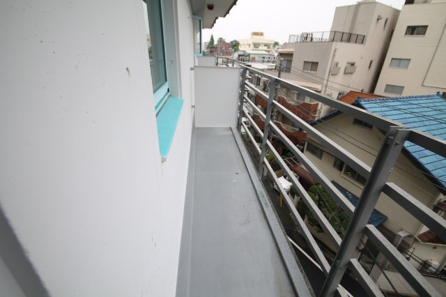 【バルコニー】
