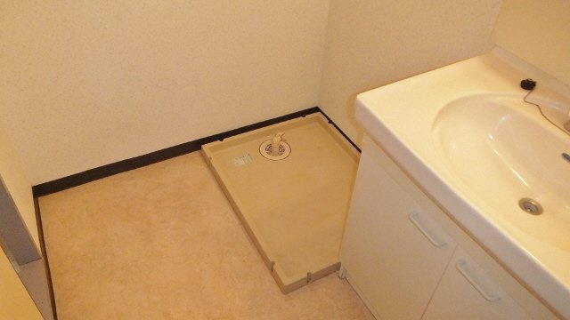 プラムロイヤル原木中山の展望|室内洗濯機置き場