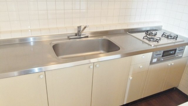 プラムロイヤル原木中山のキッチン|３口システムキッチン付☆