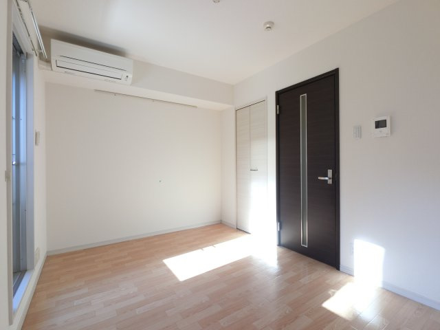 アンシャンテ（本八幡）の居間・リビング