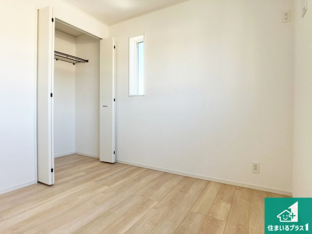 赤穂市海浜町　第2期　新築一戸建ての洋室|シンプルな洋室は、自分好みのインテリアが楽しめます♪ご家族とインテリアや家具を選びに行くのは新築購入時の醍醐味の一つです。ぜひお楽しみください♪