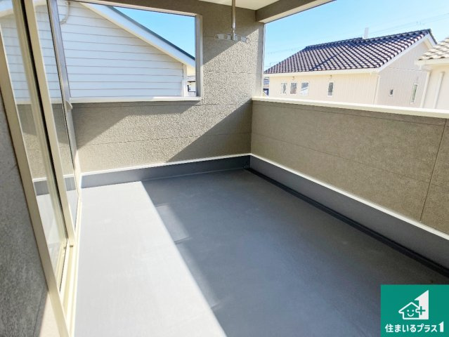 赤穂市海浜町　第2期　新築一戸建てのバルコニー|ワイドバルコニーは洗濯物を干すスペースが広いのでご家族が多くても安心！