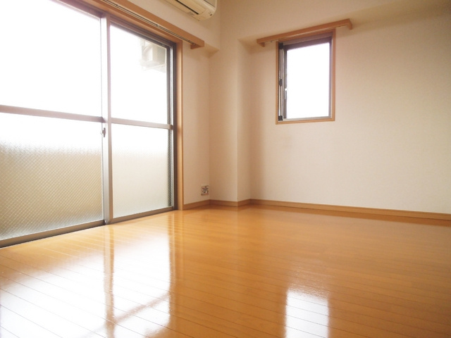 サンライズ中十条の寝室|明るいお部屋です☆