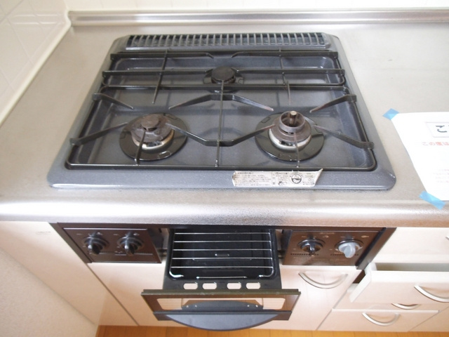 サンライズ中十条のキッチン|グリル付きで料理の幅が広がります！