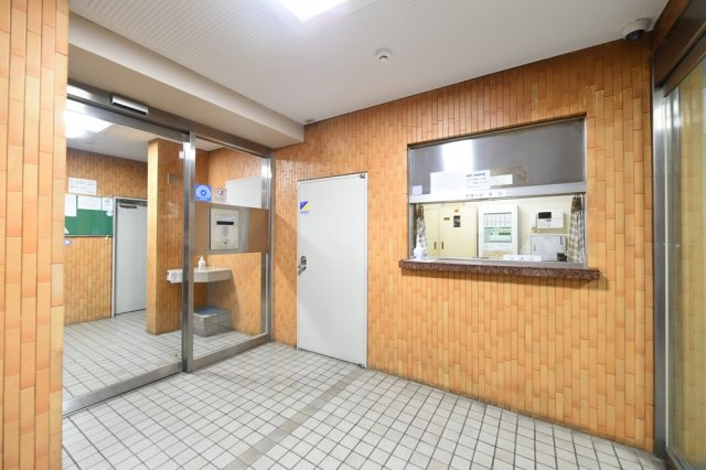 グローリア初穂武蔵境のエントランス