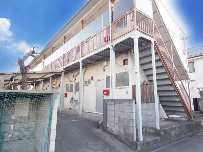 三鷹市深大寺２丁目のアパートの外観