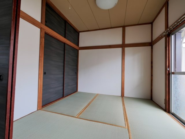 三鷹市深大寺２丁目のアパートの和室
