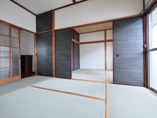 三鷹市深大寺２丁目のアパートの和室