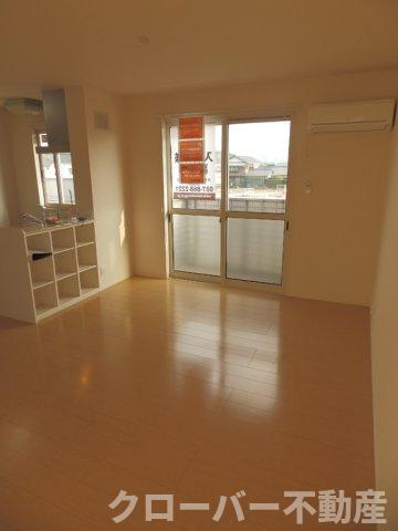 オーシャン セブンⅡの居間・リビング|LDK