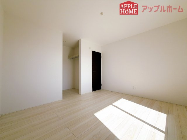 【新築住宅】深谷市上野台2期 全2棟の洋室|２階居室は全室収納あり！たっぷりある収納活用でお部屋もキレイを保てます♪