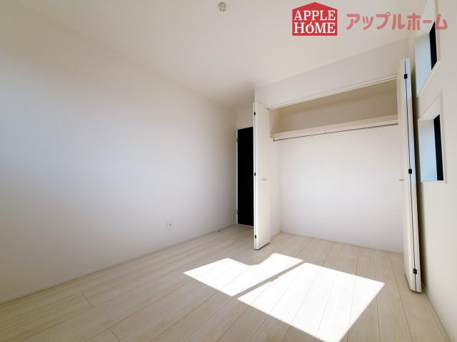 【新築住宅】深谷市上野台2期 全2棟の洋室|２階居室は全室収納あり！たっぷりある収納活用でお部屋もキレイを保てます♪