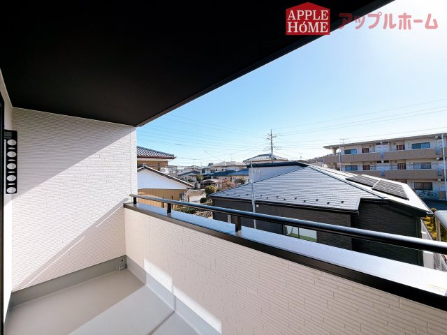 【新築住宅】深谷市上野台2期 全2棟のバルコニー|インナーバルコニーで突然の雨でも安心♪直射日光を防げるので、紫外線を気にせず自然の光や風を感じながら日光浴もできちゃいます♪