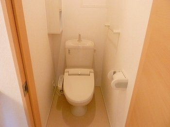 【トイレ】 | フィオーレ西庄Ｂ | シンプルで使いやすいトイレです