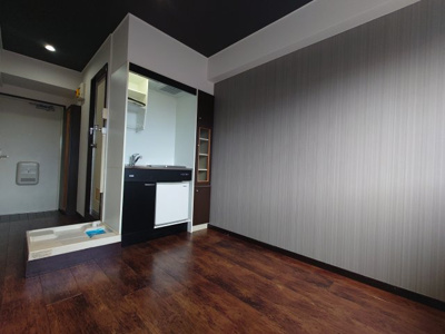 【内装】 | RENATUS HOYA | 明るい室内です