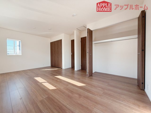 【新築住宅】深谷市国済寺 全1棟の洋室|２階居室は全室収納あり！たっぷりある収納活用でお部屋もキレイを保てます♪