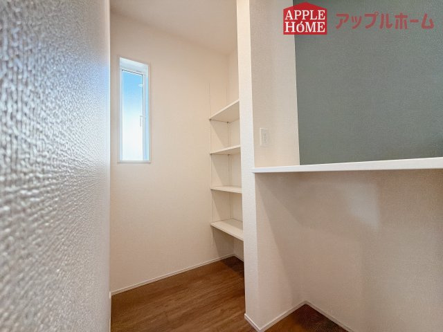 【新築住宅】深谷市国済寺 全1棟の収納|キッチン横にパントリーあります♪
