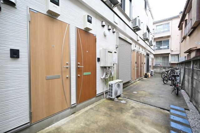 エクセルコート武蔵関のエントランス