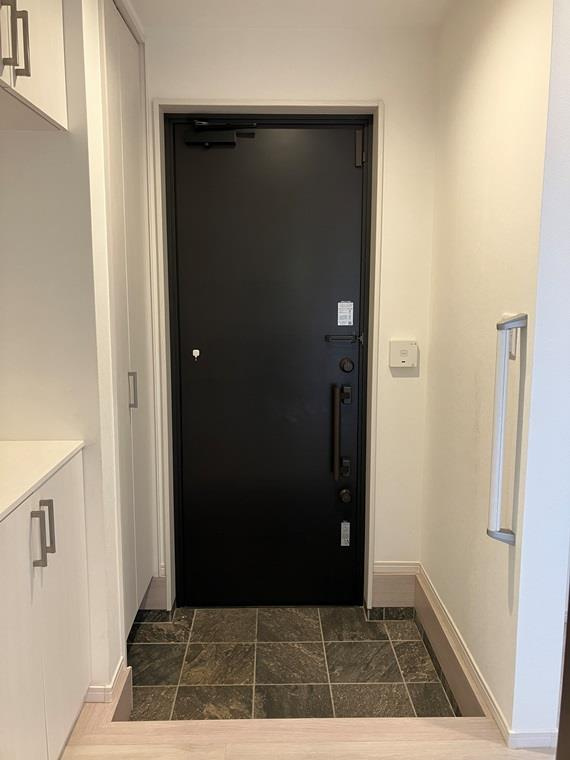 関前戸建の玄関