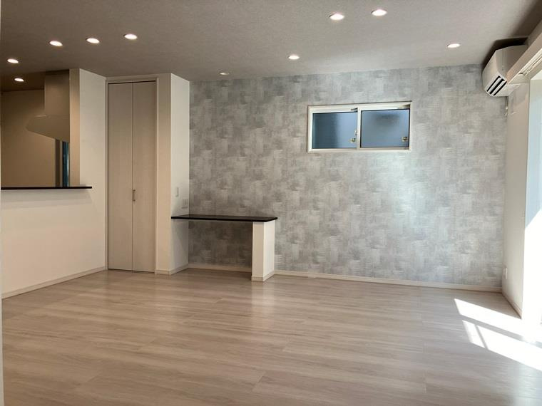 関前戸建の居間・リビング