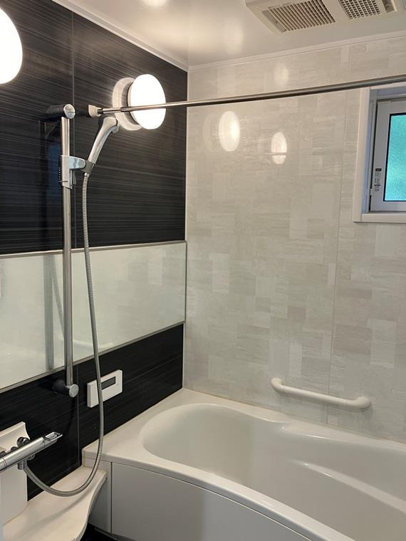 関前戸建の浴室