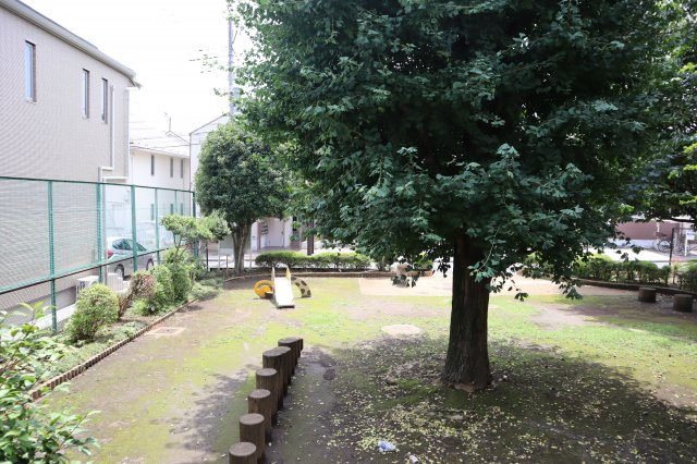 三鷹市井の頭２丁目のアパートの周辺