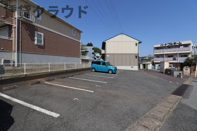 ジョイ・フィールドの駐車場|カースペースがあります