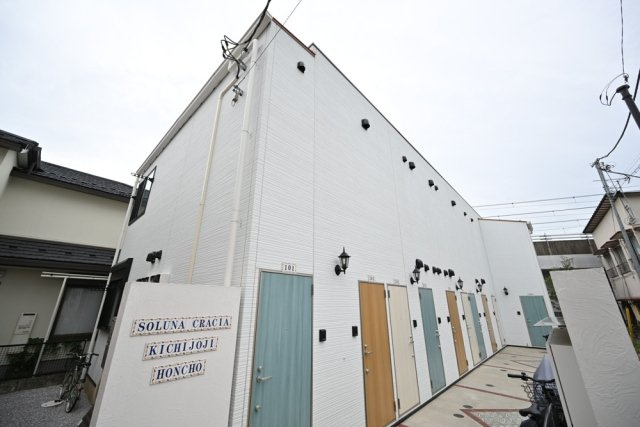 ソルナクレイシア吉祥寺本町のエントランス