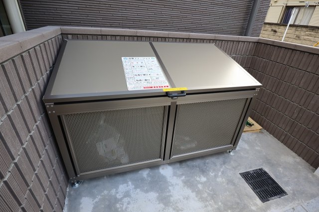 Sky Novaのその他共用部分|敷地内ごみ置き場です